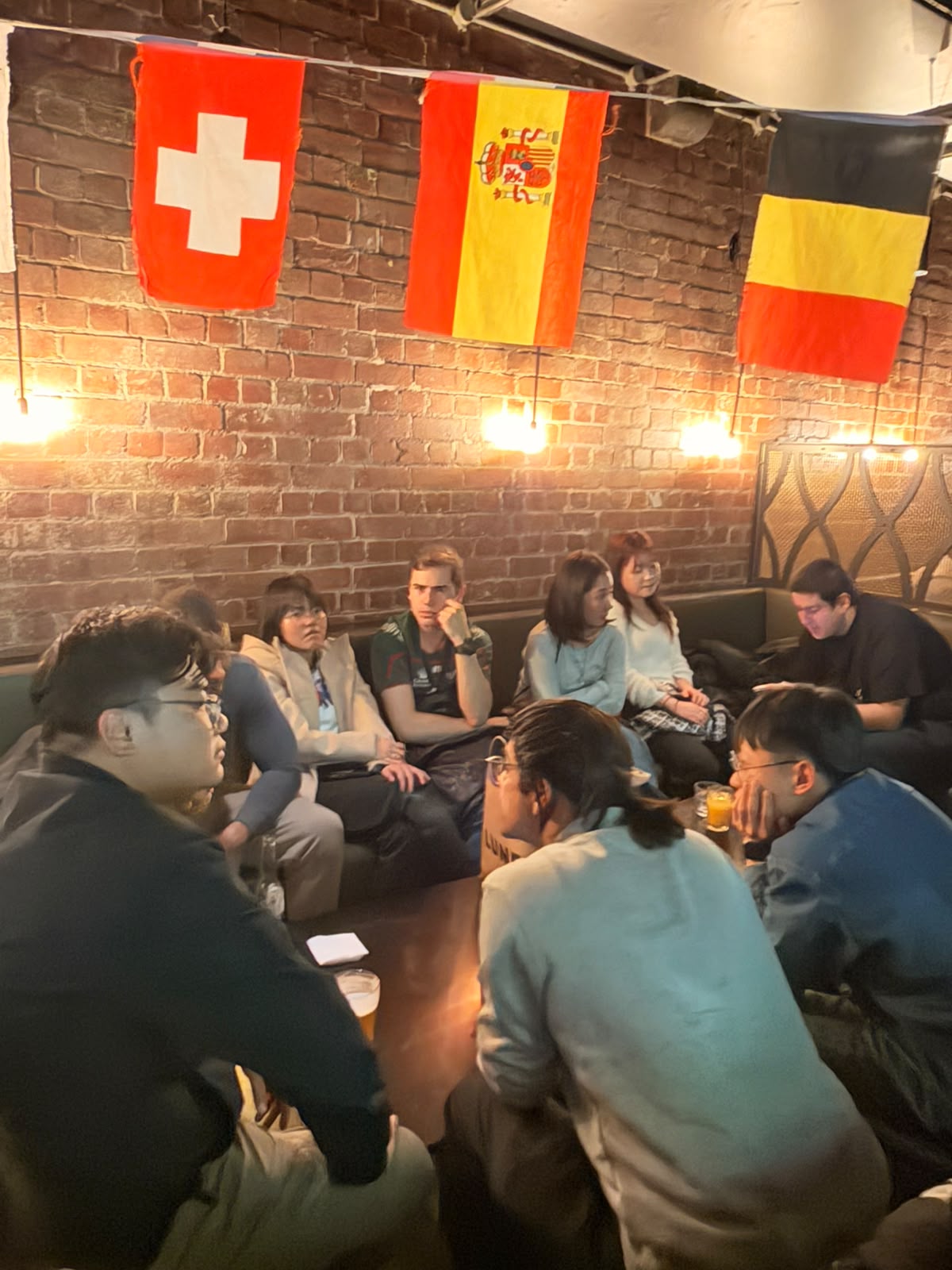 People talking at a Lingos event
